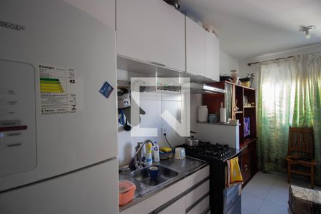 Cozinha e Área de Serviço de apartamento à venda com 2 quartos, 35m² em Vila Carmosina, São Paulo