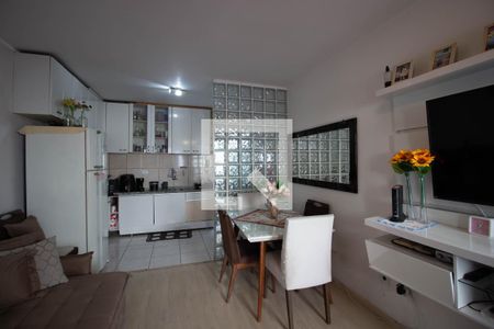 Sala de casa de condomínio à venda com 2 quartos, 51m² em Vila Nova Curuca, São Paulo