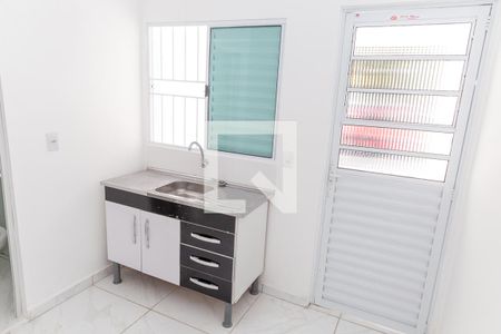 Cozinha de casa para alugar com 1 quarto, 17m² em Gopouva, Guarulhos