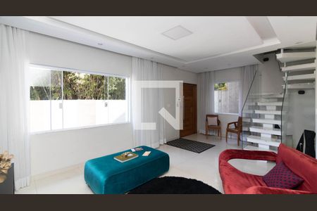 Sala de casa para alugar com 3 quartos, 350m² em Vila Paranaguá, São Paulo