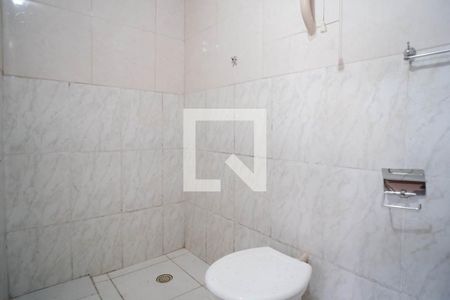 Banheiro de kitnet/studio para alugar com 1 quarto, 30m² em Cidade Antônio Estevão de Carvalho, São Paulo