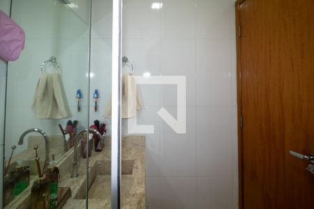 Banheiro de casa de condomínio à venda com 2 quartos, 75m² em Jardim Japão, São Paulo