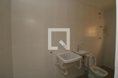 Banheiro de kitnet/studio para alugar com 1 quarto, 30m² em Jardim Imperador (zona Leste), São Paulo