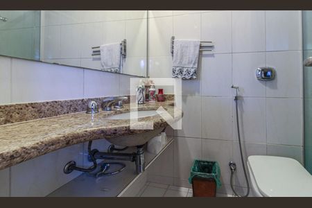 Casa de condomínio à venda com 650m², 3 quartos e 3 vagas Casa de condomínio à venda com 650m², 3 quartos e 3 vagasSuíte 1 - Banheiro 1