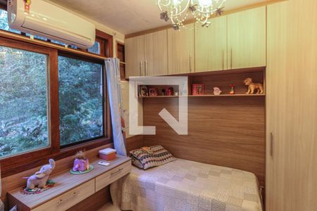 Casa de condomínio à venda com 650m², 3 quartos e 3 vagas Casa de condomínio à venda com 650m², 3 quartos e 3 vagasSuíte 2