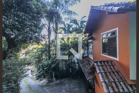 Casa de condomínio à venda com 650m², 3 quartos e 3 vagas Casa de condomínio à venda com 650m², 3 quartos e 3 vagasÁrea externa