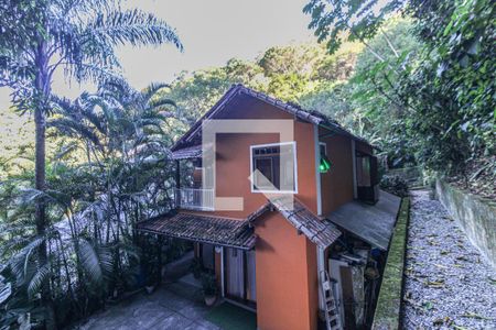 Casa de condomínio à venda com 650m², 3 quartos e 3 vagas Casa de condomínio à venda com 650m², 3 quartos e 3 vagasÁrea externa