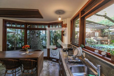 Casa de condomínio à venda com 650m², 3 quartos e 3 vagas Casa de condomínio à venda com 650m², 3 quartos e 3 vagasCozinha