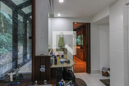 Casa de condomínio à venda com 650m², 3 quartos e 3 vagas Casa de condomínio à venda com 650m², 3 quartos e 3 vagasSuíte 1 - Banheiro 2