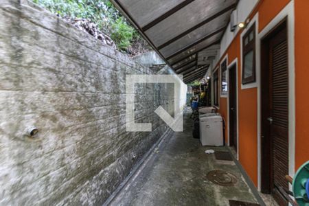 Casa de condomínio à venda com 650m², 3 quartos e 3 vagas Casa de condomínio à venda com 650m², 3 quartos e 3 vagasÁrea externa