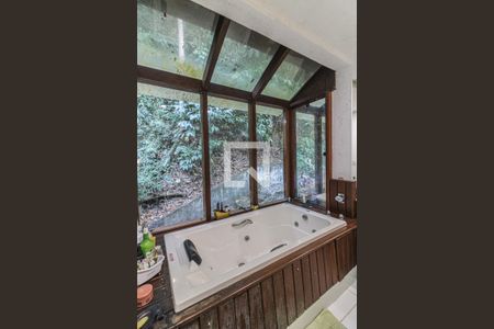 Casa de condomínio à venda com 650m², 3 quartos e 3 vagas Casa de condomínio à venda com 650m², 3 quartos e 3 vagasSuíte 1 - Banheiro 2