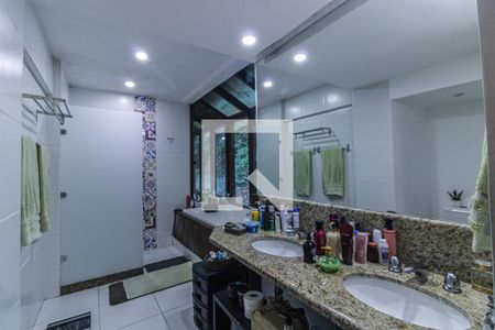 Casa de condomínio à venda com 650m², 3 quartos e 3 vagas Casa de condomínio à venda com 650m², 3 quartos e 3 vagasSuíte 1 - Banheiro 2