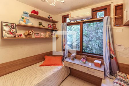 Casa de condomínio à venda com 650m², 3 quartos e 3 vagas Casa de condomínio à venda com 650m², 3 quartos e 3 vagasSuíte 2