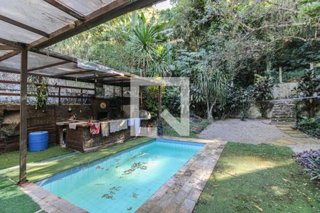 Casa de condomínio à venda com 650m², 3 quartos e 3 vagas Casa de condomínio à venda com 650m², 3 quartos e 3 vagasÁrea externa