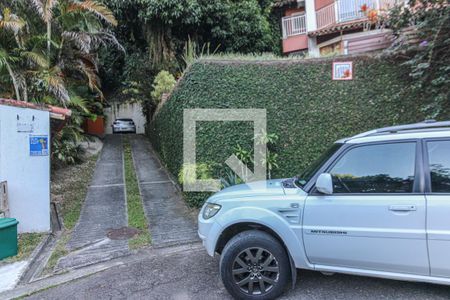 Casa de condomínio à venda com 650m², 3 quartos e 3 vagas Casa de condomínio à venda com 650m², 3 quartos e 3 vagasPlaca Quinto Andar