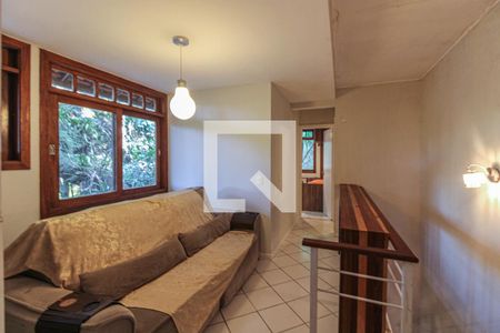 Casa de condomínio à venda com 650m², 3 quartos e 3 vagas Casa de condomínio à venda com 650m², 3 quartos e 3 vagasHall Íntimo