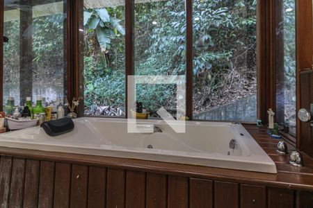 Casa de condomínio à venda com 650m², 3 quartos e 3 vagas Casa de condomínio à venda com 650m², 3 quartos e 3 vagasSuíte 1 - Banheiro 2