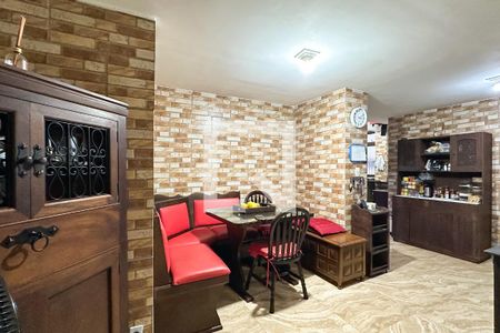 Apartamento à venda com 170m², 5 quartos e 1 vaga Apartamento à venda com 170m², 5 quartos e 1 vagaCozinha e Área de Serviço