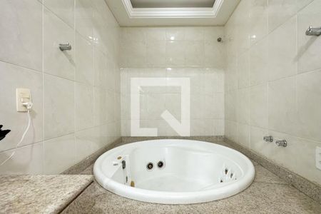 Apartamento à venda com 170m², 5 quartos e 1 vaga Apartamento à venda com 170m², 5 quartos e 1 vagaBanheiro Suíte 2