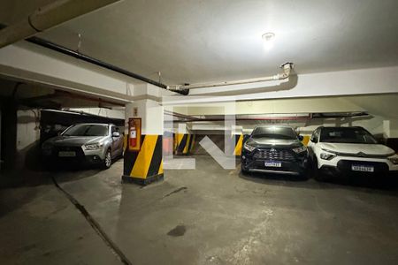 Apartamento à venda com 170m², 5 quartos e 1 vaga Apartamento à venda com 170m², 5 quartos e 1 vagaBanheiro de serviço