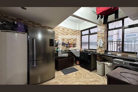 Apartamento à venda com 170m², 5 quartos e 1 vaga Apartamento à venda com 170m², 5 quartos e 1 vagaCozinha e Área de Serviço