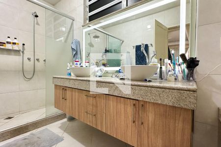 Apartamento à venda com 170m², 5 quartos e 1 vaga Apartamento à venda com 170m², 5 quartos e 1 vagaBanheiro Suíte 2