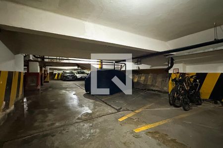 Apartamento à venda com 170m², 5 quartos e 1 vaga Apartamento à venda com 170m², 5 quartos e 1 vagaBanheiro de serviço