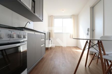 Cozinha de apartamento para alugar com 1 quarto, 25m² em Água Branca, São Paulo