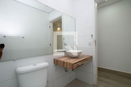 Banheiro de casa para alugar com 1 quarto, 30m² em Jardim Santa Helena, Guarulhos