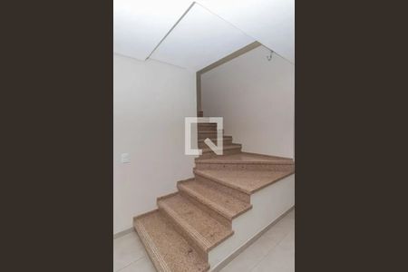 Escada de casa para alugar com 3 quartos, 160m² em Campestre, São Leopoldo