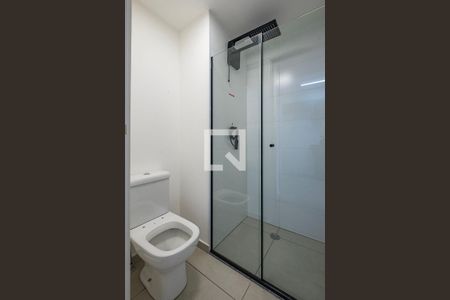 Banheiro de kitnet/studio à venda com 1 quarto, 29m² em Pinheiros, São Paulo