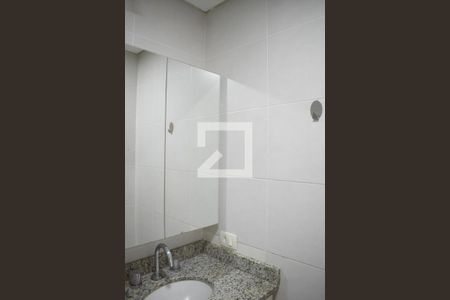Banheiro de apartamento para alugar com 1 quarto, 48m² em Água Verde, Curitiba