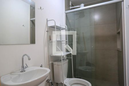 Banheiro de kitnet/studio para alugar com 1 quarto, 30m² em Funcionários, Belo Horizonte