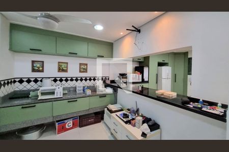 Cozinha de casa à venda com 4 quartos, 340m² em Vila Suzana, São Paulo