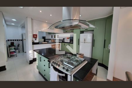 Cozinha de casa à venda com 4 quartos, 340m² em Vila Suzana, São Paulo