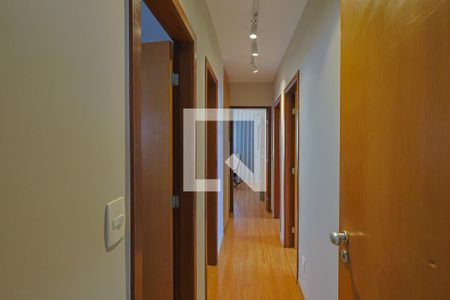 Corredor  de apartamento à venda com 4 quartos, 168m² em Gutierrez, Belo Horizonte