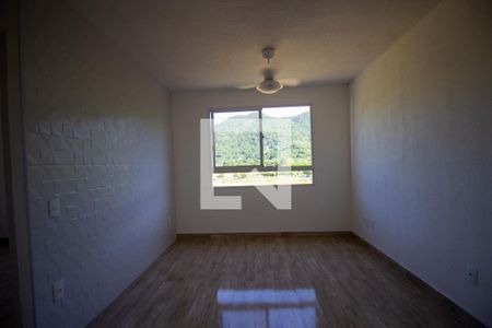 Sala de apartamento para alugar com 2 quartos, 44m² em Recreio dos Bandeirantes, Rio de Janeiro