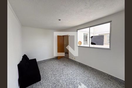 Sala de apartamento para alugar com 2 quartos, 45m² em Califórnia, Contagem