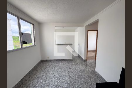 Sala de apartamento para alugar com 2 quartos, 45m² em Califórnia, Contagem