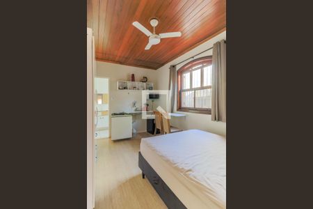 Quarto/Cozinha de casa para alugar com 1 quarto, 35m² em Jardim Aeroporto, São Paulo