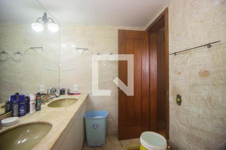 Apartamento para alugar com 713m², 3 quartos e 4 vagas Apartamento para alugar com 713m², 3 quartos e 4 vagasBanheiro da Suíte