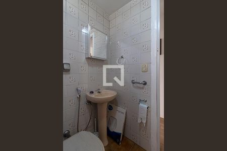 banheiro social_4 de apartamento para alugar com 1 quarto, 42m² em Liberdade, São Paulo
