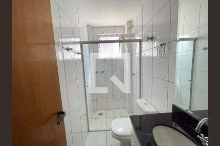 Banheiro Social de apartamento à venda com 3 quartos, 80m² em Santa Cruz Industrial, Contagem