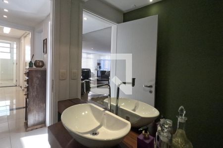 Lavabo de apartamento para alugar com 3 quartos, 166m² em Gonzaga, Santos