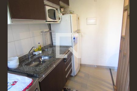 Cozinha de apartamento para alugar com 2 quartos, 42m² em Vila Pirajussara, São Paulo