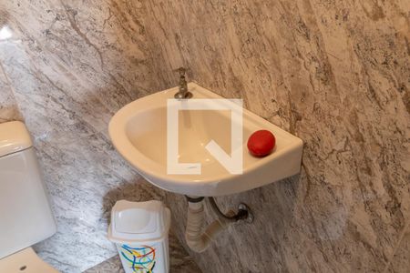 Casa à venda com 350m², 3 quartos e 5 vagas Casa à venda com 350m², 3 quartos e 5 vagasLavabo Externo