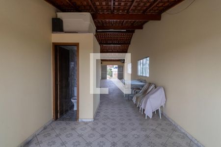 Casa à venda com 350m², 3 quartos e 5 vagas Casa à venda com 350m², 3 quartos e 5 vagasSalão