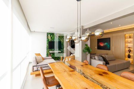 Varanda de apartamento para alugar com 2 quartos, 131m² em Vila Anastácio, São Paulo