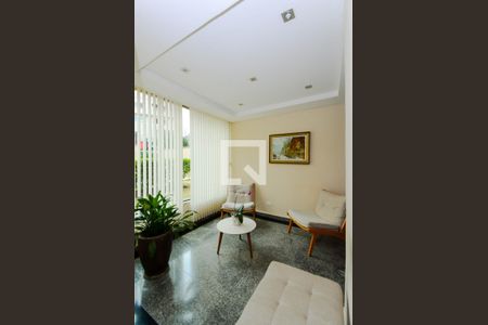 Apartamento à venda com 83m², 2 quartos e 1 vaga Apartamento à venda com 83m², 2 quartos e 1 vagaHall Social