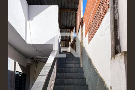 Escada de casa para alugar com 1 quarto, 36m² em Jaguaré, São Paulo